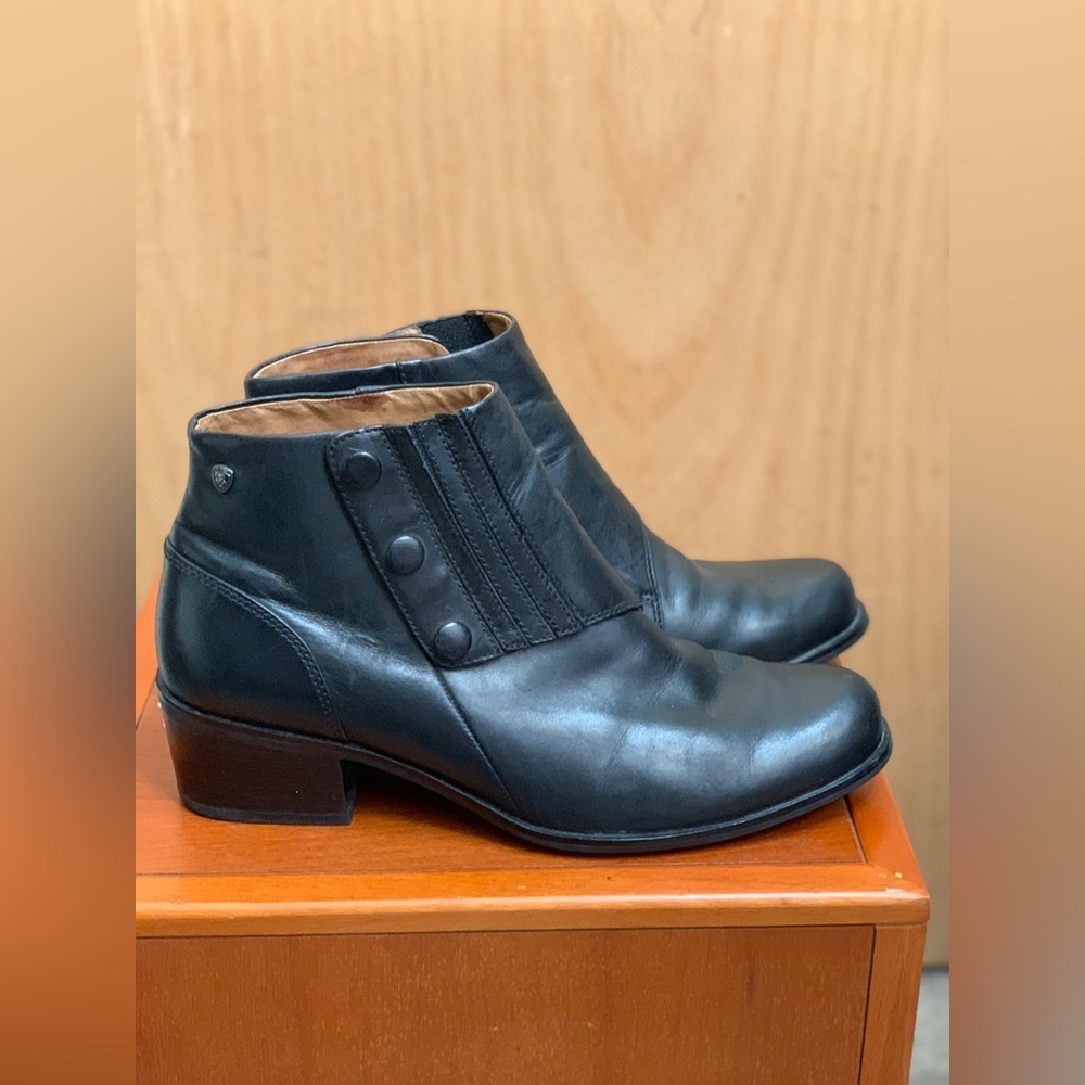 Ariat Black Leather Snap Ankle Booties. Size-9.5B. Quiet Confidence - Picture 5 of 8